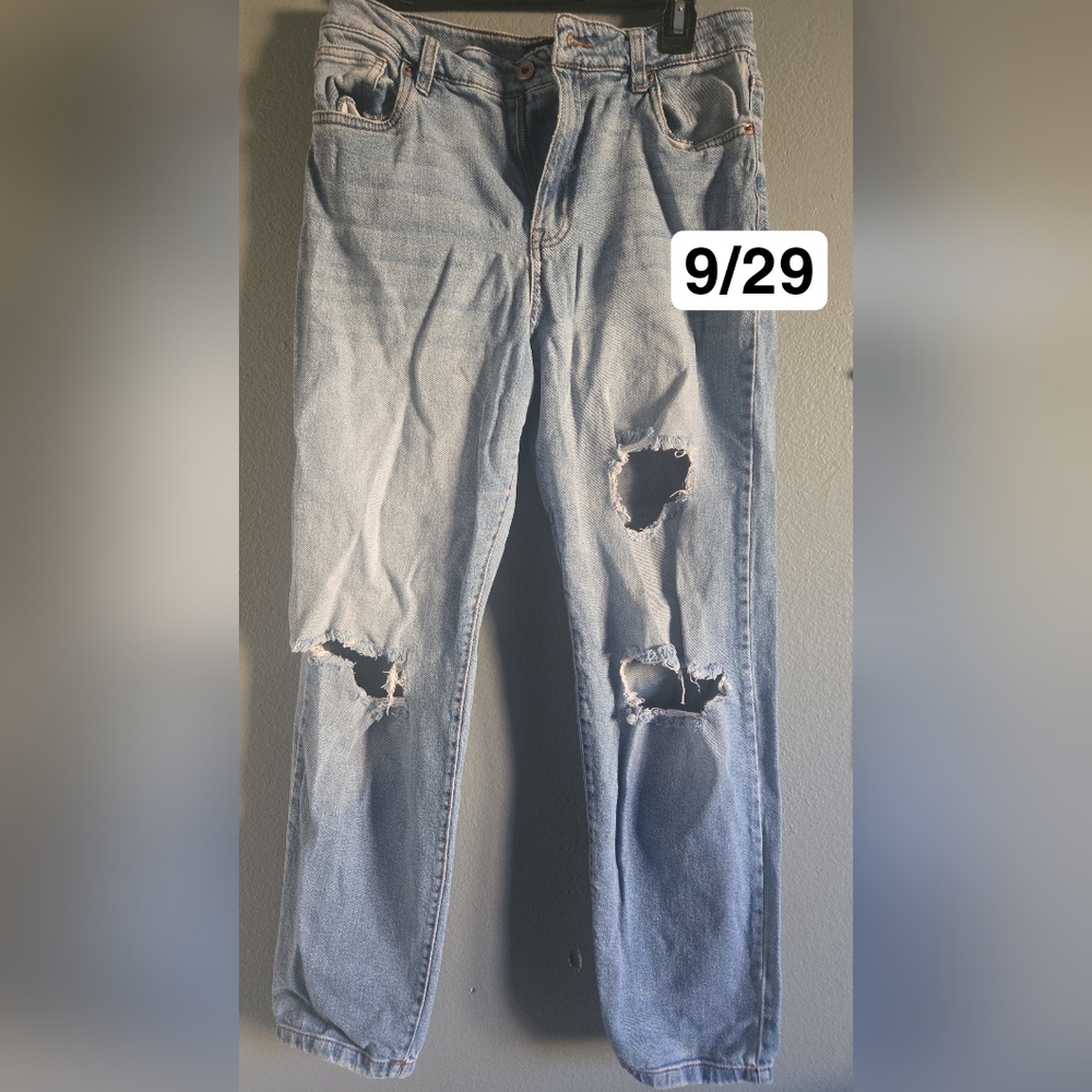 GIRL•ISH Distressed Women's High Rise Mom Jeans 9/29